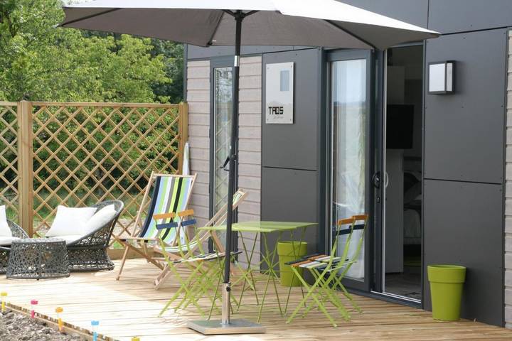 Maison de campagne pour 4 personnes, avec Balcon et Terrasse ainsi que Jardin et Piscine à Allas-Bocage