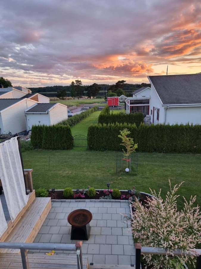 Ferienwohnung für 2 Personen, mit Terrasse und Garten sowie Ausblick