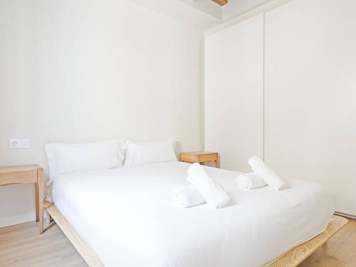 Ganze Ferienwohnung, Ferienwohnung für 3 Personen mit Balkon in Barcelona Zentrum, Barcelona