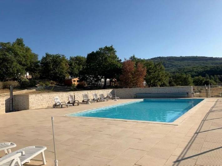 Location de vacances pour 7 personnes, avec jardin ainsi que piscine et vue, animaux acceptés à Mirabel - 4