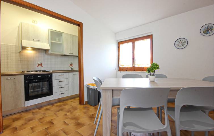 Ganze Ferienwohnung, Appartement am Strand mit Parkplatz und WiFi in Casal Velino, Cilento Coast