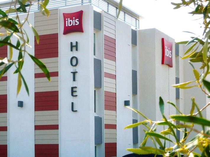 Hôtel pour 4 personnes, avec jardin ainsi que piscine et terrasse, animaux acceptés