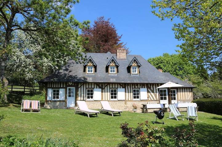 Location de vacances pour 7 personnes, avec piscine ainsi que sauna et jardin à Saint-Hymer