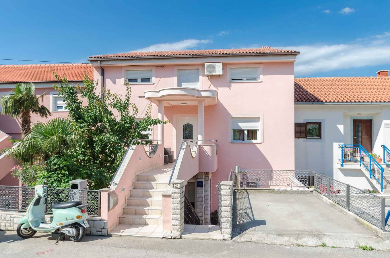 Entire holiday apartment, Holiday apartment with sea view and high-quality furnishings  in Crikvenica, Primorje-Gorski Kotar