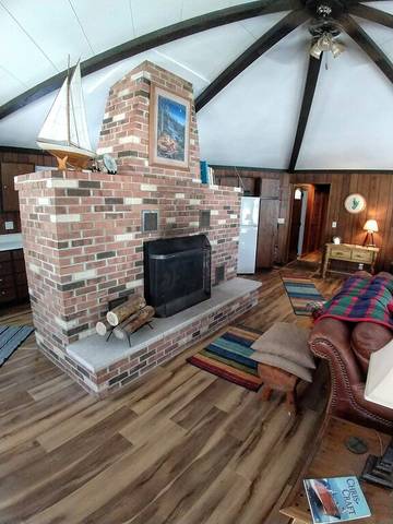 Cabin for 6 Guests in Upper Peninsula of Michigan, Picture 2