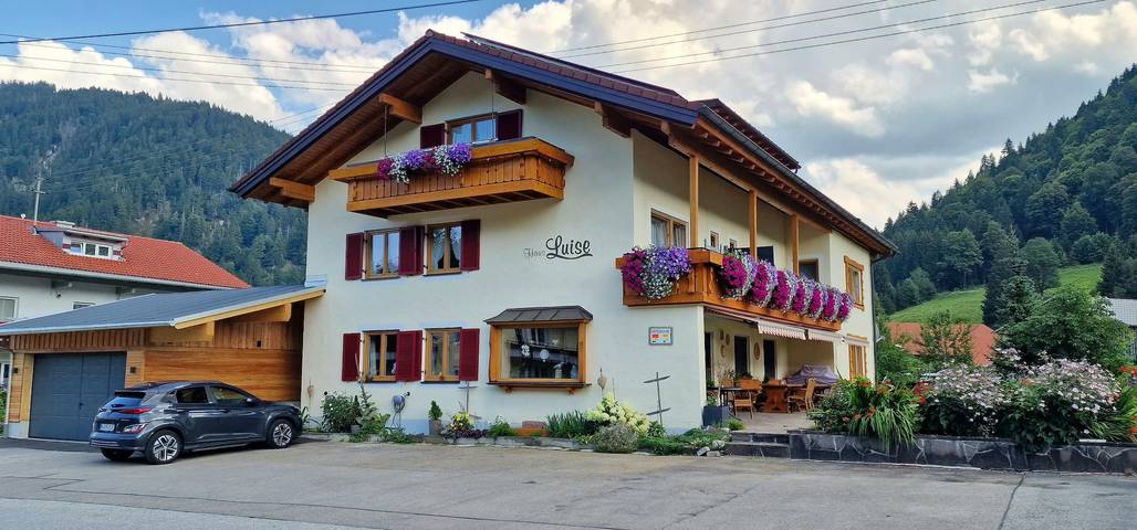 Ferienwohnung für 5 Personen, mit Balkon und Garten in Unterjoch