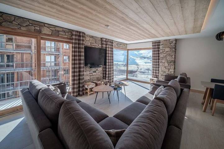 Gîte pour 16 personnes, avec Balcon et Jacuzzi ainsi que Piscine et Sauna dans Office De Tourisme De Tignes Le Lac