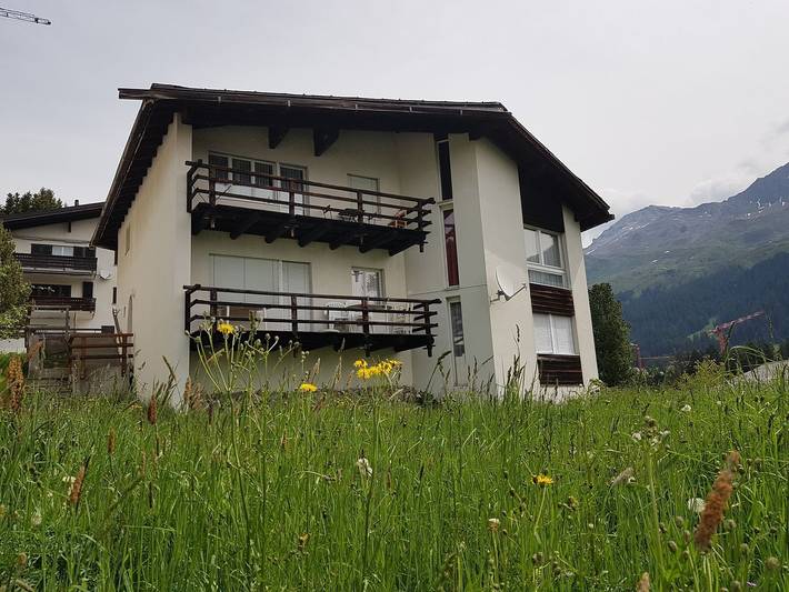 Ferienwohnung für 6 Personen, mit Balkon in Valbella