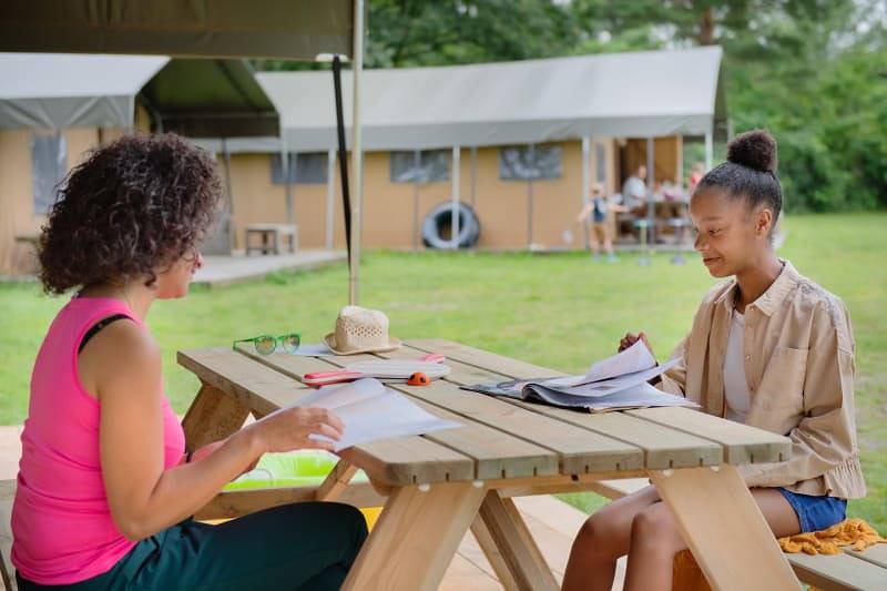 Tent voor 6 personen met terras in Veluwe