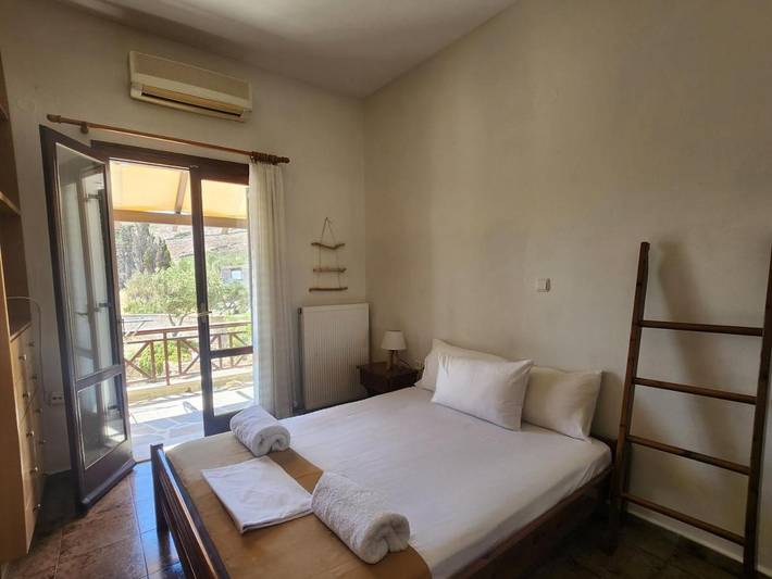 Maison d’hôte pour 2 personnes, avec terrasse et vue dans Syros - 3