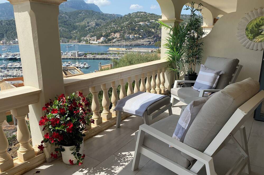 Entire apartment, Beautiful apartment  with fantastic sea views, wi-fi and private parking in Port de Sóller, Sóller