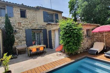 Gîte pour 4 personnes, avec terrasse à Aubussargues