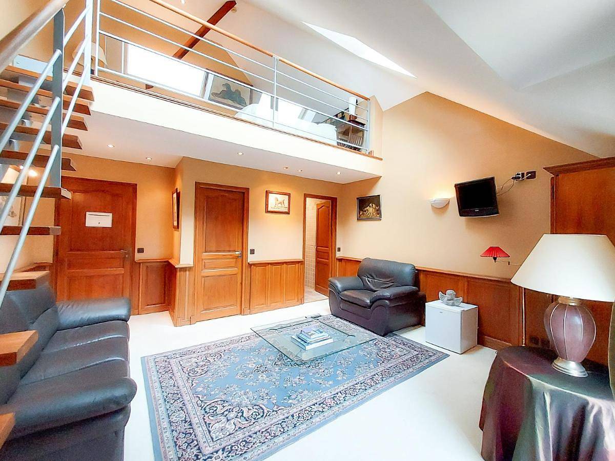 Double Room with Private Bathroom in Varaville, Région de Caen