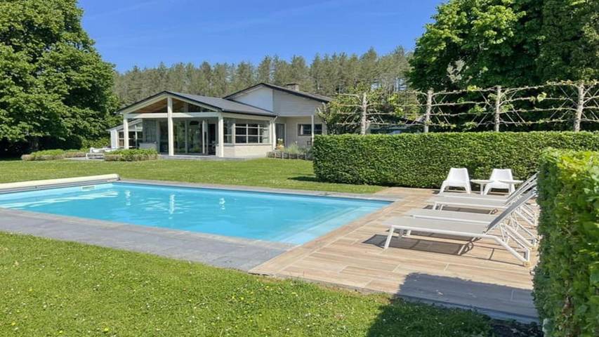 Maison de vacances pour 8 personnes, avec terrasse ainsi que sauna et piscine à Rochefort (Wallonie)