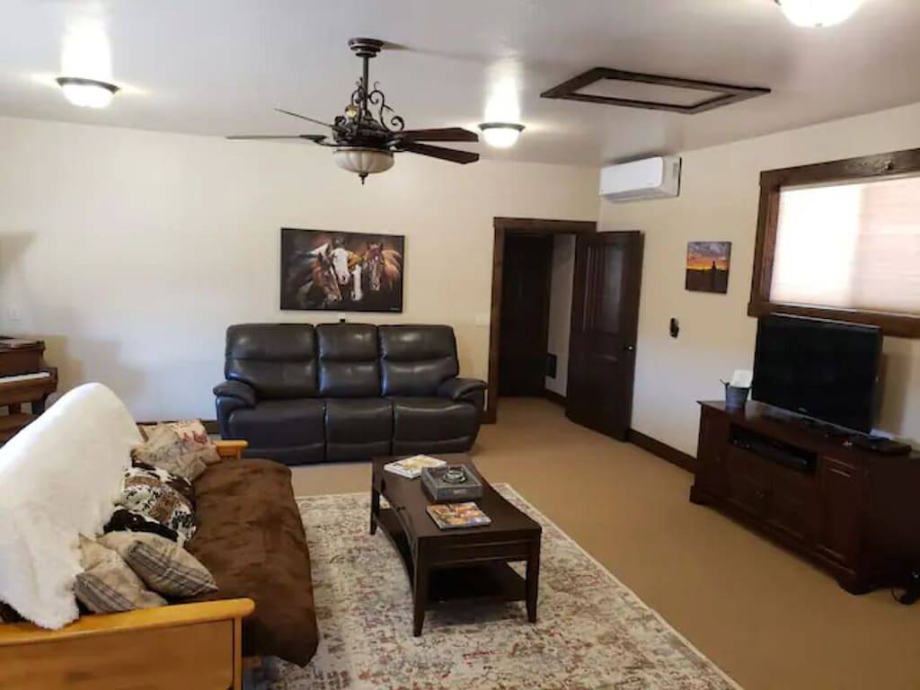 Ganze Wohnung, Finicum Ranch-Lv Bar Ranch Bunkhouse in Mohave County