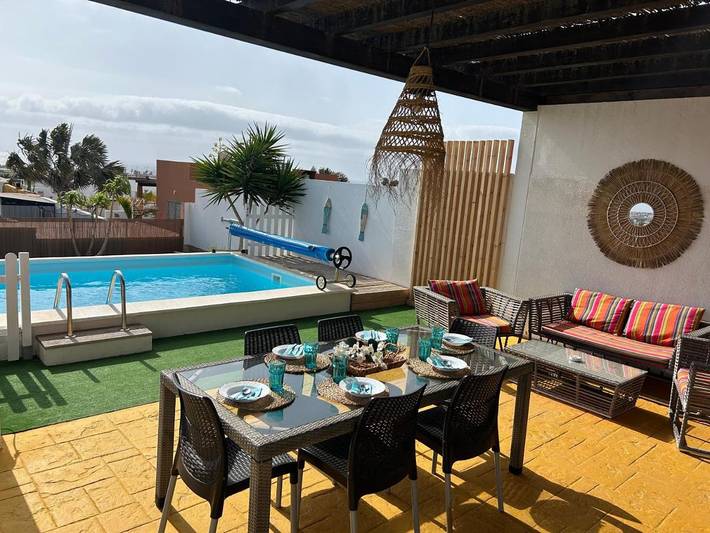 Villa pour 6 personnes, avec jardin ainsi que piscine et vue, animaux acceptés