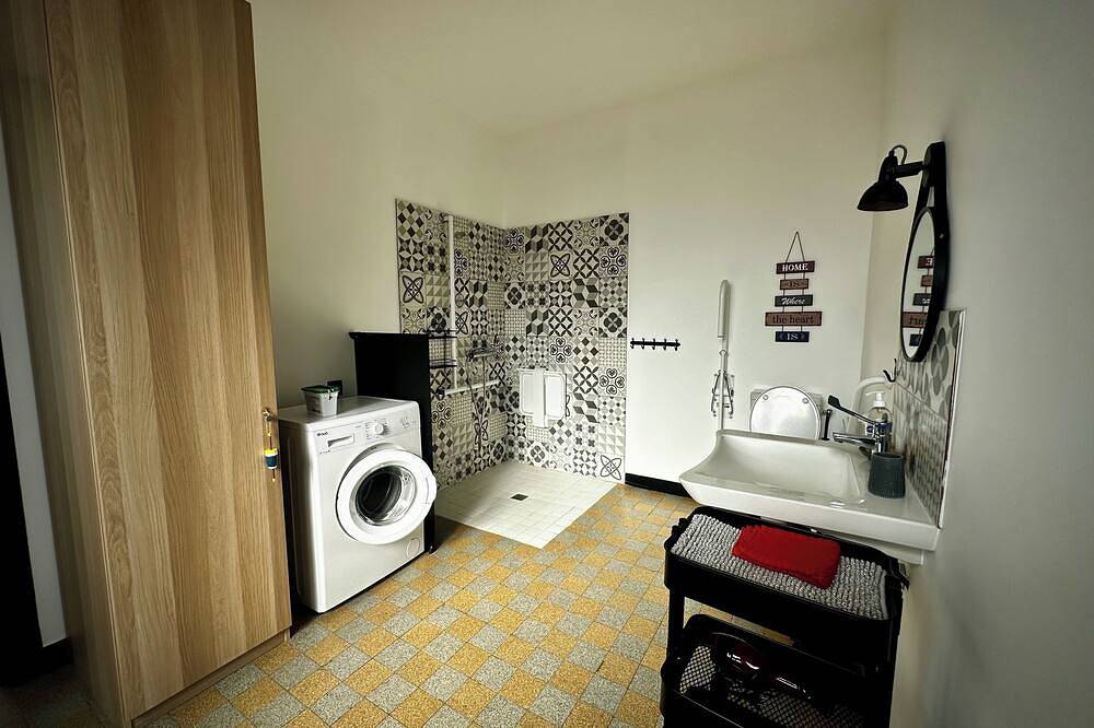 Entire apartment, 700m from the sea, apartment with terrace, parking and pétanque court. in Cayeux-sur-Mer, Abbeville region