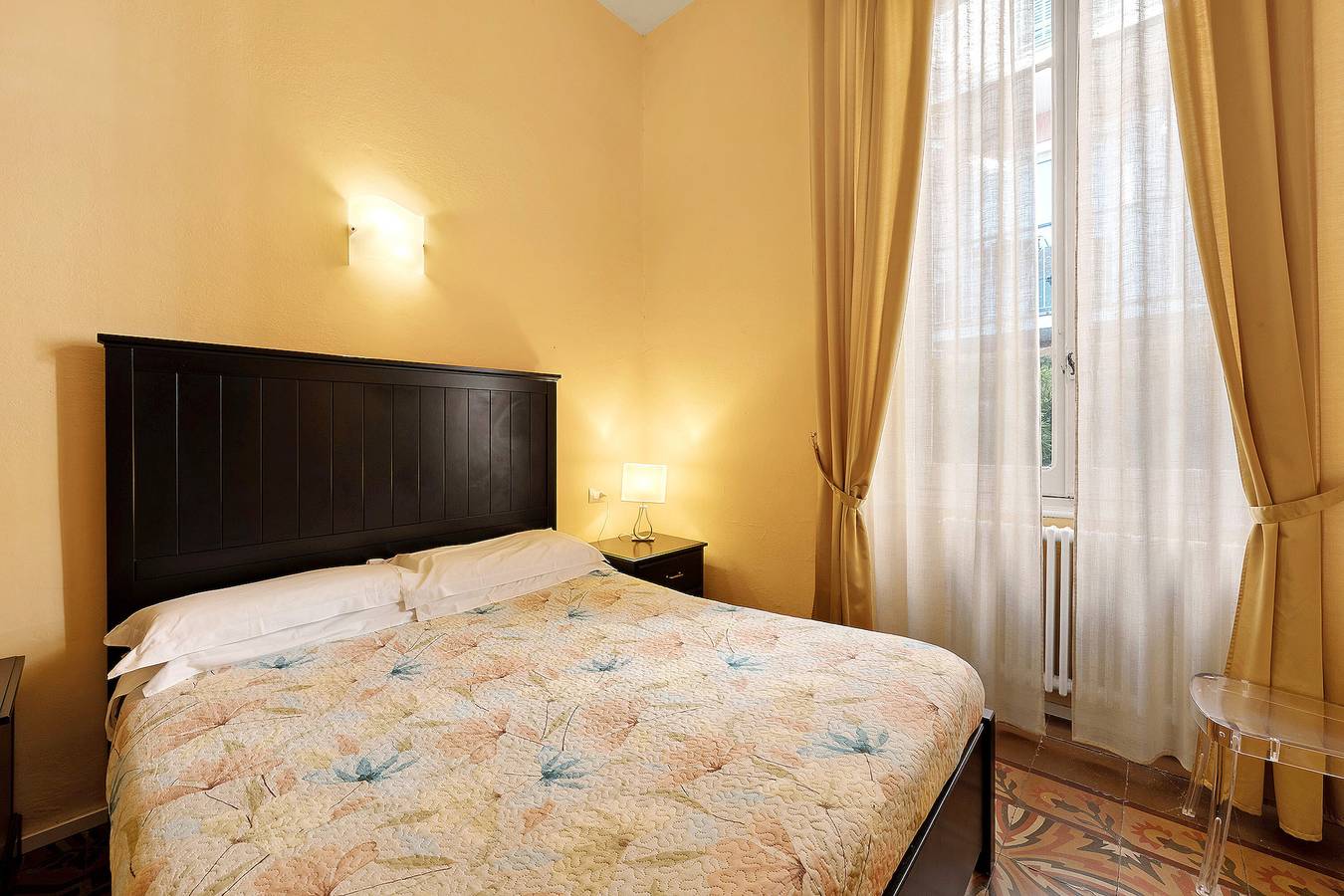 Room 'Camera Matrimoniale' with Shared Garden, Wi-Fi and Air Conditioning in Chiavari, Riviera di Levante