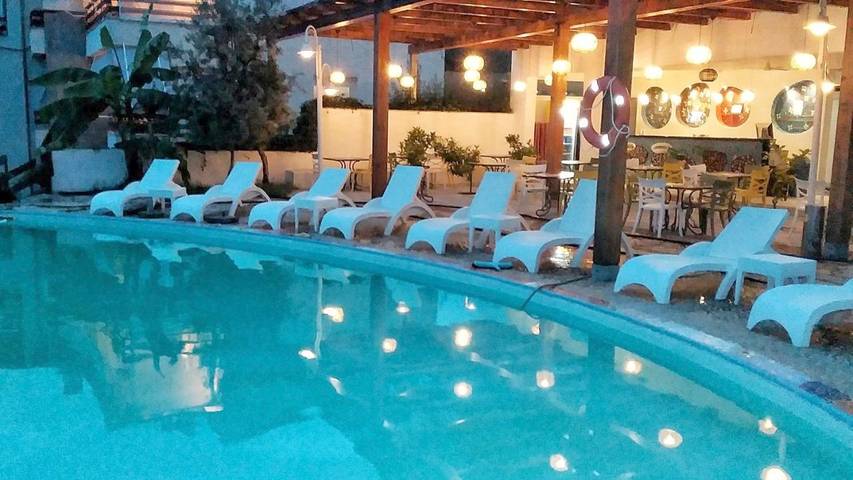 Resort per 6 persone, con Terrazza e Giardino nonché Piscina e Panorama in Albania