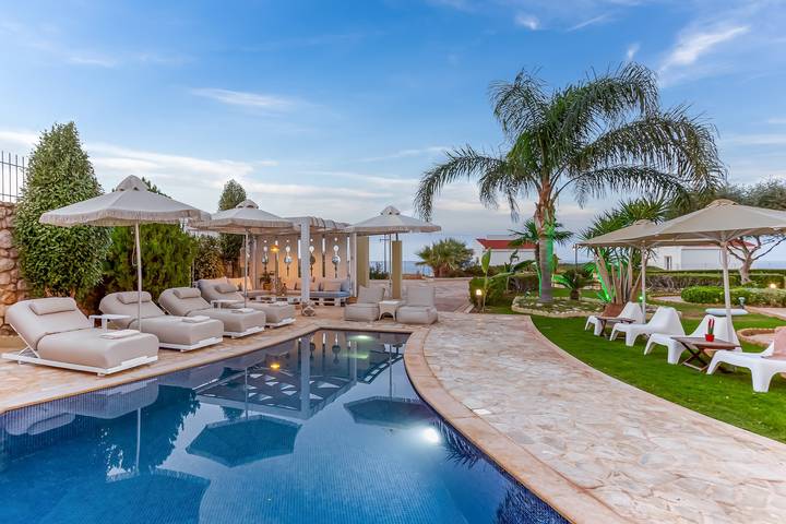 Location de vacances pour 6 personnes, avec jardin et piscine à Chersónissos - 3