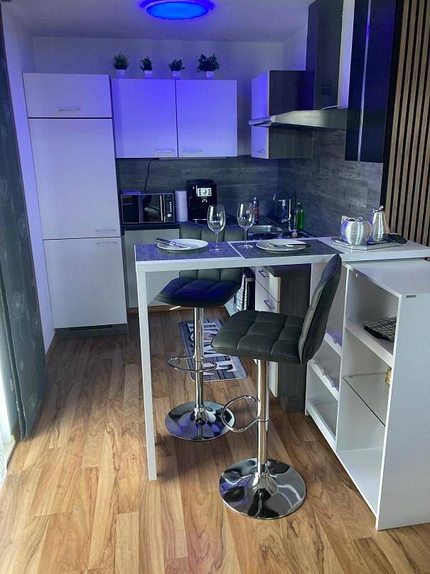 Ganze Wohnung, One-Bedroom Apartment in Winzerla, Jena