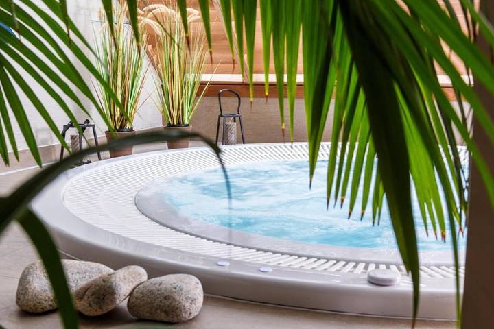 Hôtel pour 2 personnes, avec sauna ainsi que terrasse et jacuzzi