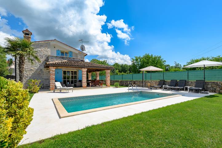 Villa für 5 Personen, mit Terrasse und Garten - 1