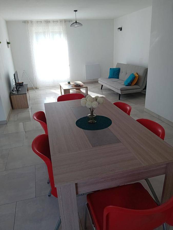 Jolie maison rénovée avec espace vert in Thonnance-lès-Joinville, Haute-Marne