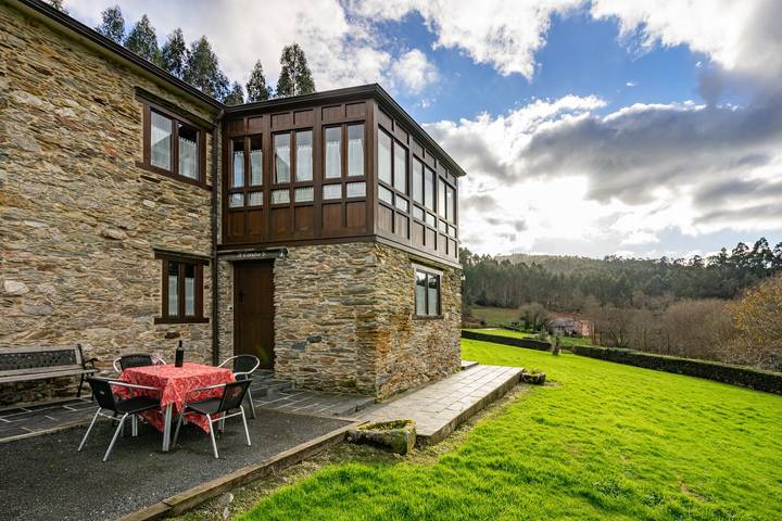 Casa rural para 6 personas, con jardín en Galicia - 2