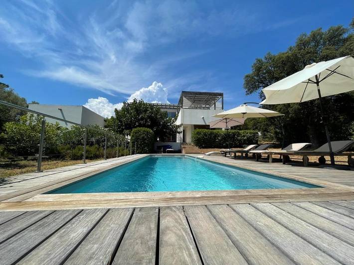 Chalet para 10 personas, con jardín además de piscina y terraza - 1