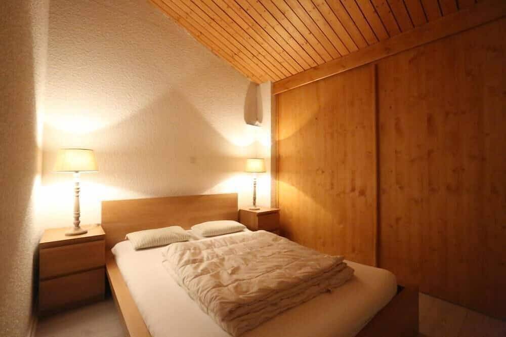 Entire apartment, Courchevel: Cosy and spacious family duplex - Courchevel Village - 3* in Saint-Bon-Tarentaise, Les Trois Vallées
