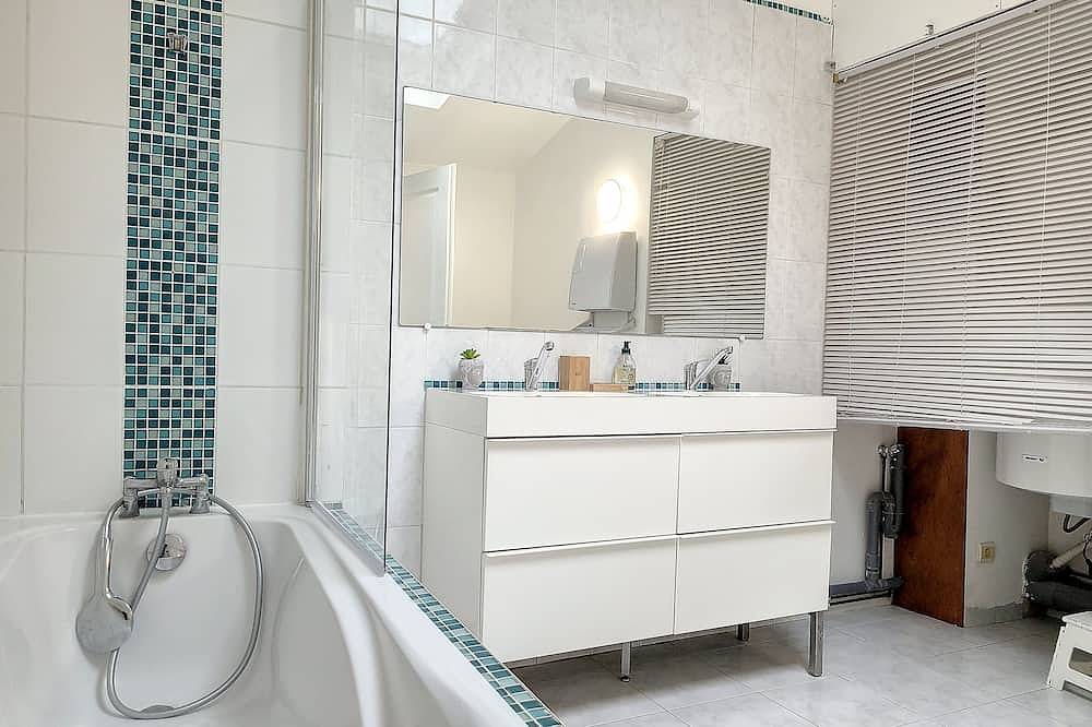 Maison T3 95m² Centre Ville in Manosque, Parque natural regional del Luberon