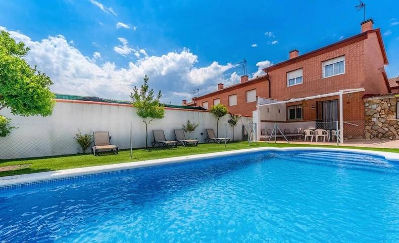 Casa de vacaciones para 7 personas, con jardín además de piscina y terraza - 1