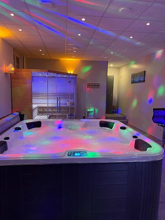 Appartement de vacances pour 3 personnes, avec Jacuzzi ainsi que Terrasse et Sauna