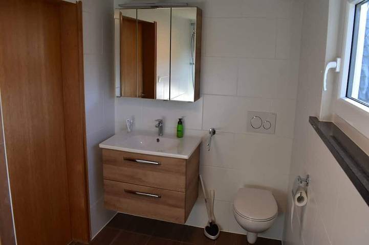 Ganze Wohnung, Mansardenwohnung 45qm mit Tageslichtbad in Schwarzenbach an der Saale, Landkreis Hof