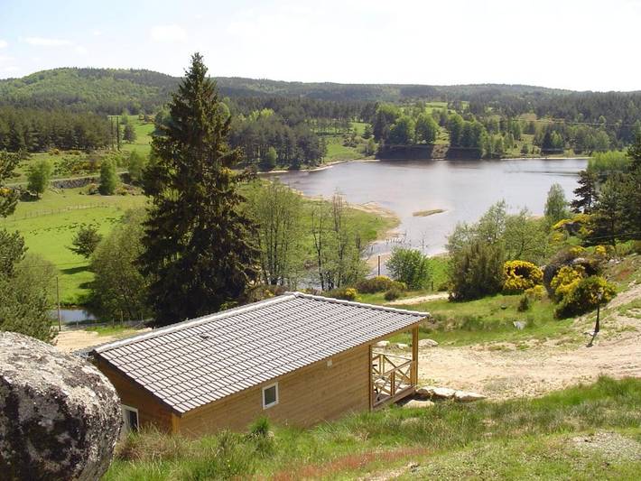 Chalet pour 7 personnes, avec vue sur le lac ainsi que terrasse et vue dans Lozère - 4