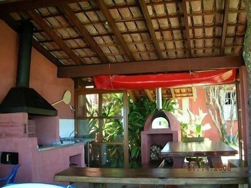 Im Sand, Vor Dem Meer. Ereignisse! Jahreszeit!Klimaanlage!Wifi und Sky! in Caraguatatuba, Região Metropolitana do Vale do Paraíba e Litoral Norte