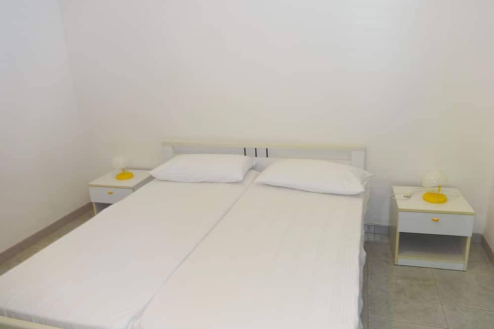 Entire apartment, Rudy apartment from 4 to 5 seats 70 meters sand in Lido Marini, Gulf of Taranto