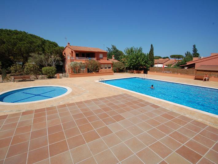 Villa para 6 en Torroella de Montgrí con piscina, cerca de la playa in Mas Pinell, Torroella de Montgrí