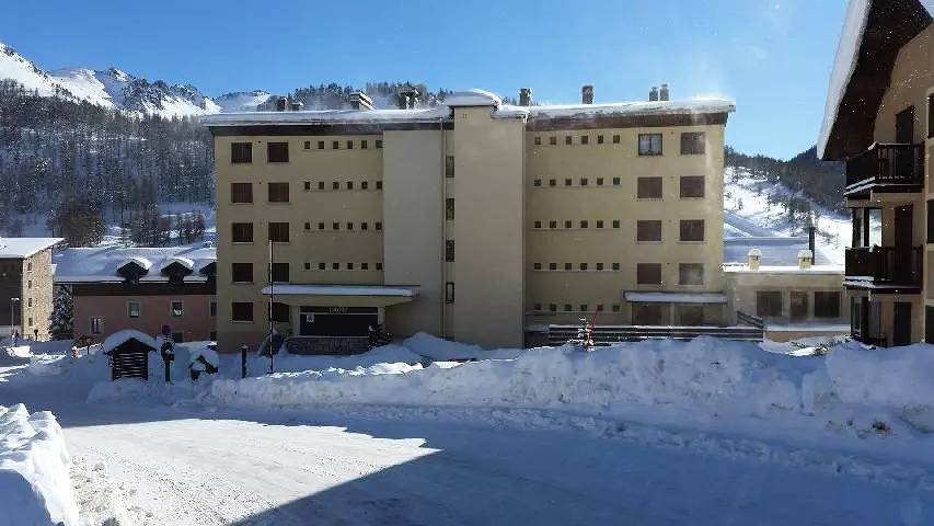 Gehele studio, Kleine prijs in het hart van het dorp! Parkeren, Zuid balkon in Montgenèvre, Briançon en omgeving