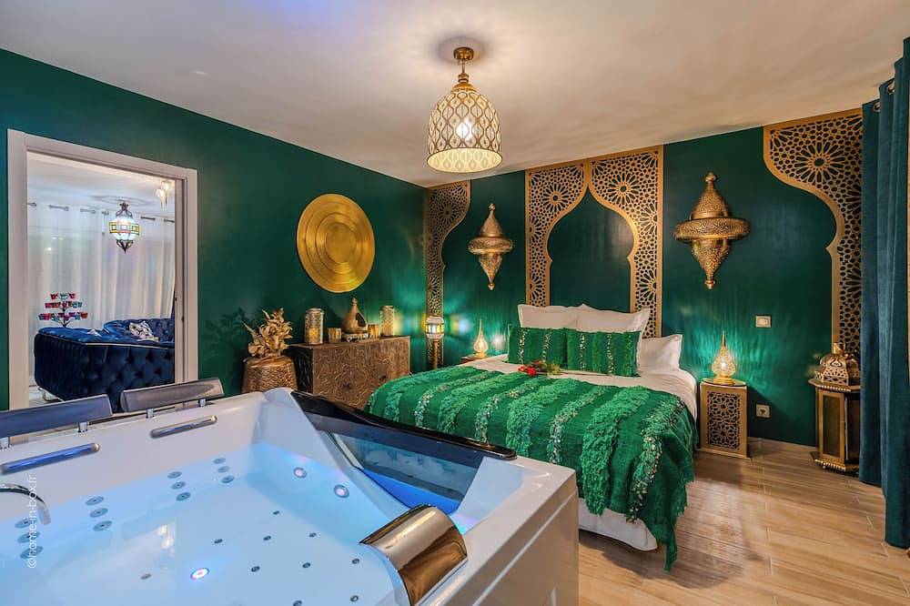 Riad Majorelle House With Jacuzzi Near Disney in Nanteuil-lès-Meaux, Sena y Marne