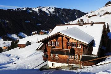 Gîte pour 4 personnes, avec balcon dans Lauenen Bei Gstaad