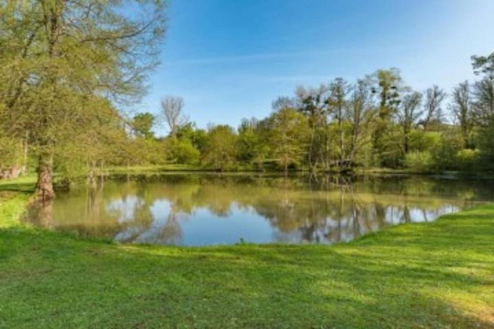 Location de vacances pour 4 personnes, avec piscine ainsi que vue et jardin, animaux acceptés à Vimoutiers - 4