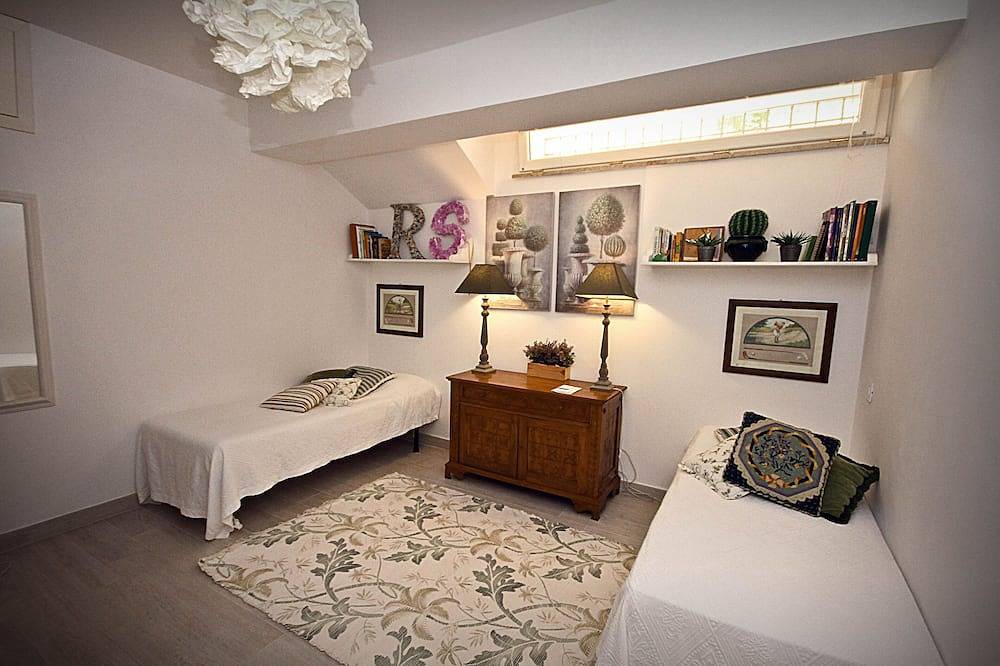 Apartamento entero, Your corner of green just a stone's throw from the sea in Palermo, Provincia de Palermo