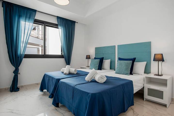 Ganze Ferienwohnung, Ferienwohnung für 4 Personen mit Garten in Casares del Mar, Casares