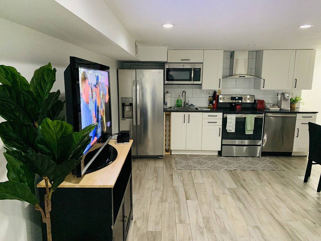 Ganze Wohnung, ⭐️Prime Area💥Park & Walk to Sites ⭐️ Sleeps 6 ⭐️ 2-Baths ✔️ in Capitol Hill, Washington D.C.