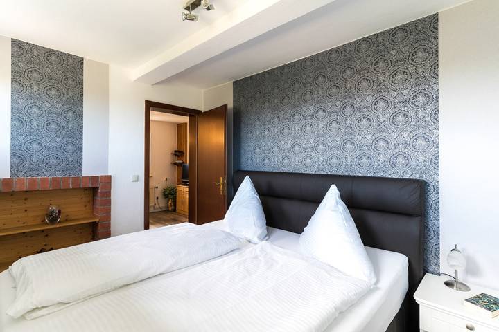 Ferienwohnung für 2 Personen, mit Terrasse und Garten sowie Sauna und Seeblick, kinderfreundlich in Dierhagen - 3