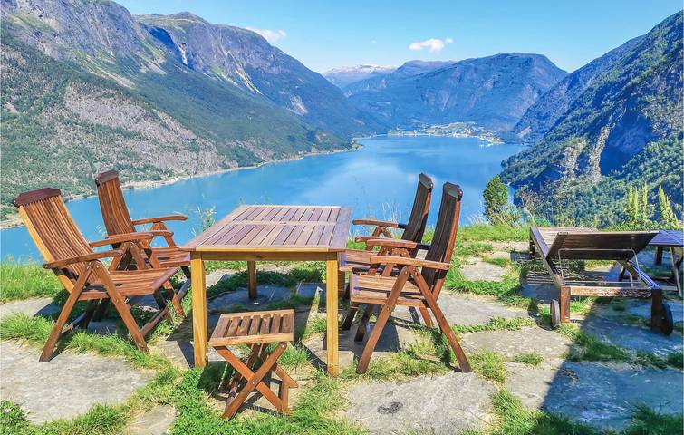 Ferienhaus für 9 Personen mit Terrasse in Sognefjord