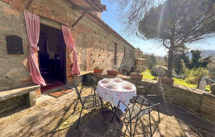 Appartamento intero, Accogliente appartamento con piscina, giardino, parcheggio in Monte Santa Maria Tiberina, Valtiberina