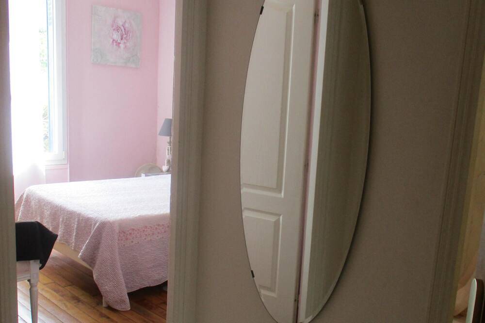 Appartement entier, 'Rive Droite' A deux pas de Paris avec jardin 'Comme à la Maison' in Champigny-sur-Marne, Val-de-Marne
